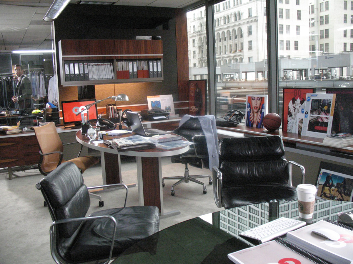 Friends With Benefits - Living room set