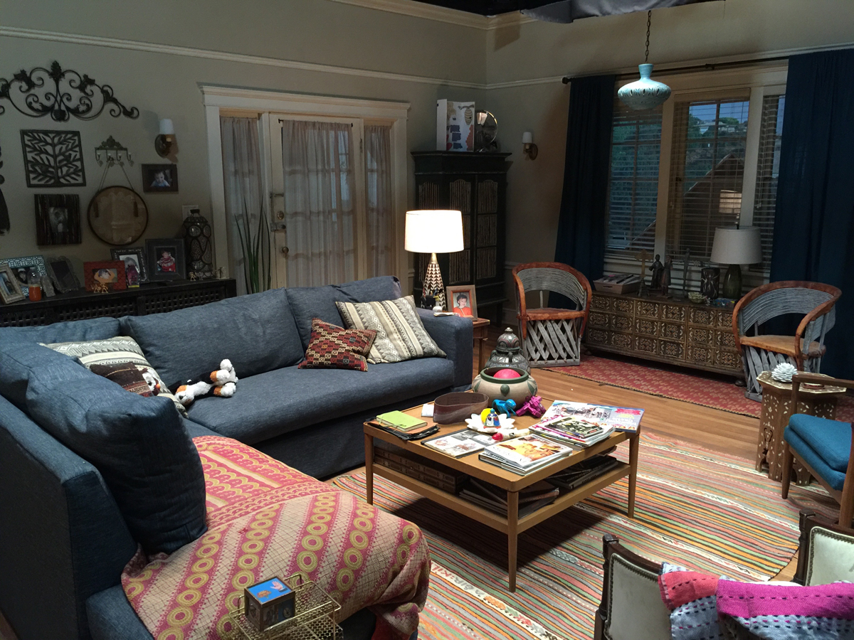 How To Be A Latin Lover - Living room set